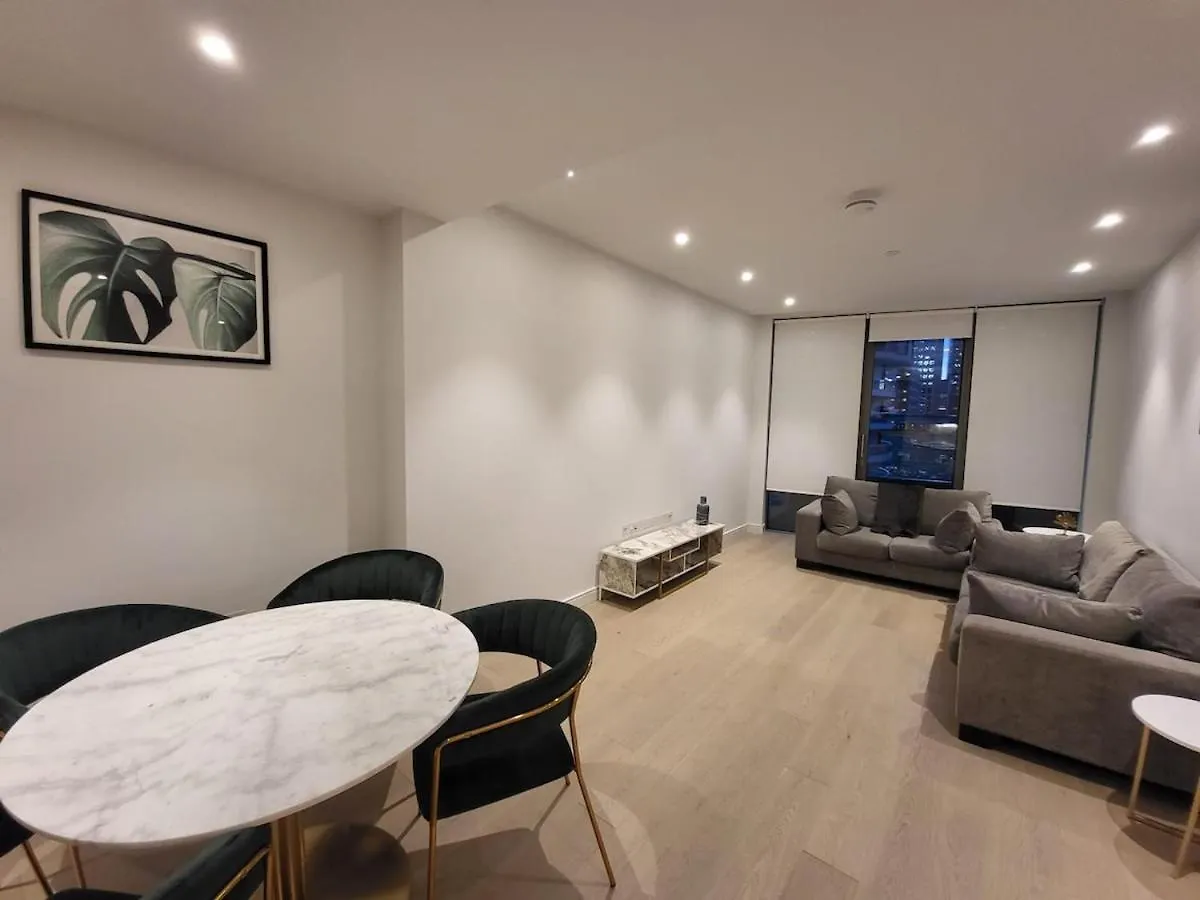 Apartment Luxurious 1-Bed Flat Close To Canary Wharf London